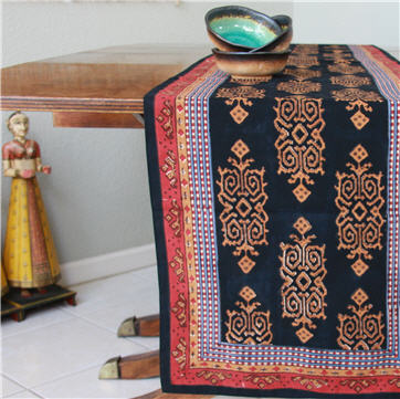 Kilim Noir table runner