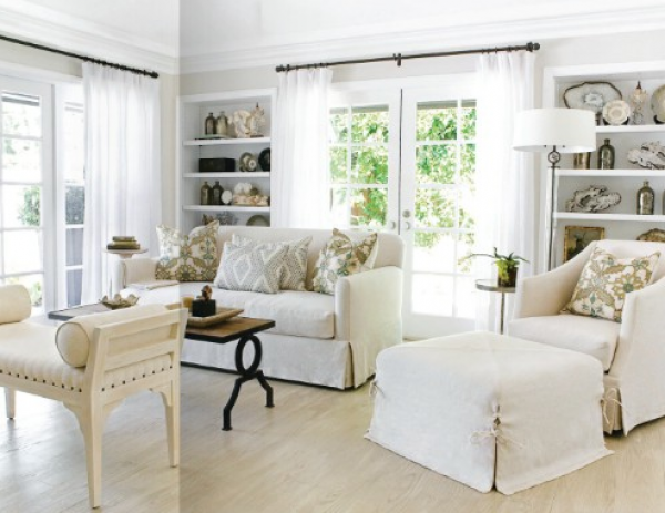 boxwood-clippings_white-curtains-in-living-room-e1334010078929 White cotton curtains in living room