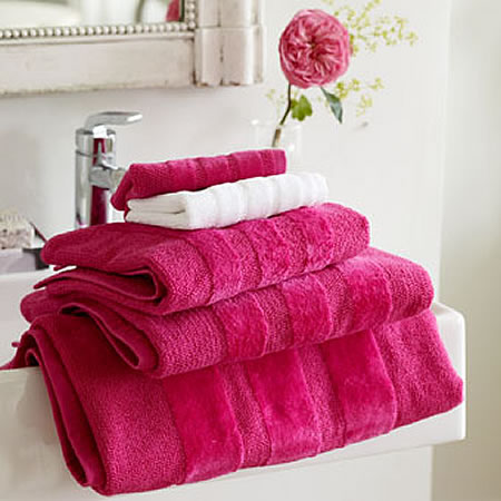 DG_coniston_fuchsia_towels_main