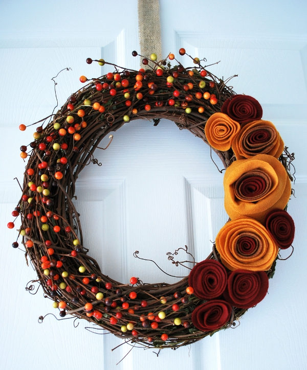 Fall wreath with felt rosettes