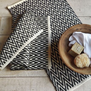 zig zag bath mat black and white bath mat