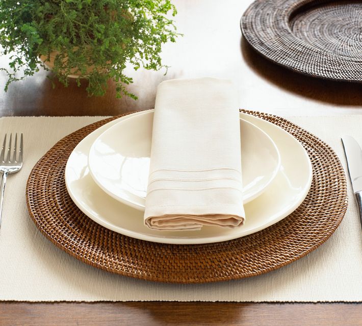 Tava charger place setting