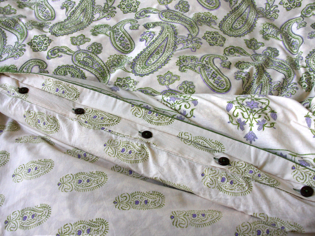 pf_paisley_green_cream_duvet_cover_detail green and white paisley duvet