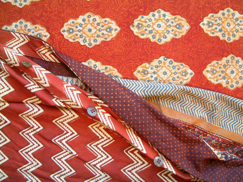 sr_du_detail_large red and gold moroccan duvet