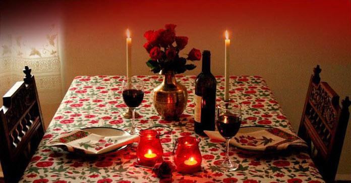 Roses In The Snow ~ Red White Floral Country Cottage Tablecloth