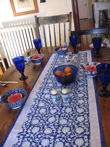 blue table runners for weddings