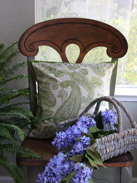 Paisley Fraiche ~ Lime Green Cream Elegant Cushion Cover