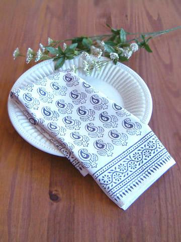 Paisley Au Lait ~ Designer Black and White Cotton Dinner Napkins