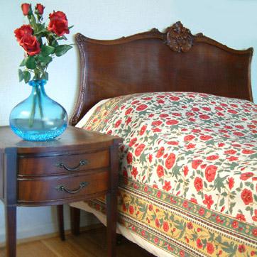 Roses In The Snow ~ Red White Floral Cottage King Duvet Cover