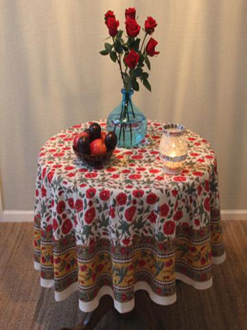 Roses In The Snow ~ Red White Floral Country Round Tablecloth