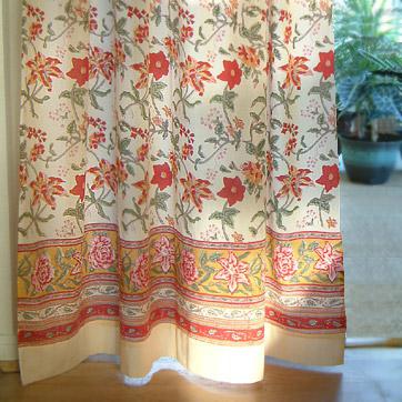 una casa con jardín/a house with a garden: las mejores cortinas