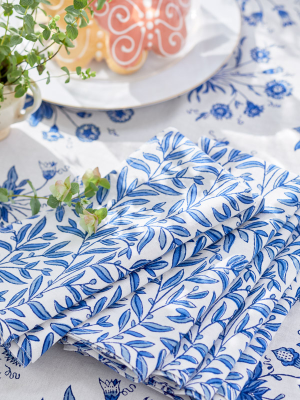 cloth napkins with blue and white vine print for cottage style Blue Willow