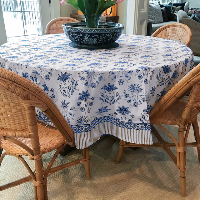 3 Easy Ways To Measure Tablecloth Sizes, What Size Tablecloth For Square Table That Seats 80