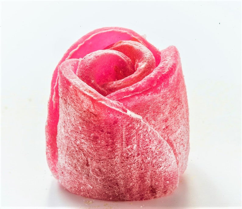 Rose shaped and rose-flavored Turkish Delight for a treat and decoration on Valentine's Day