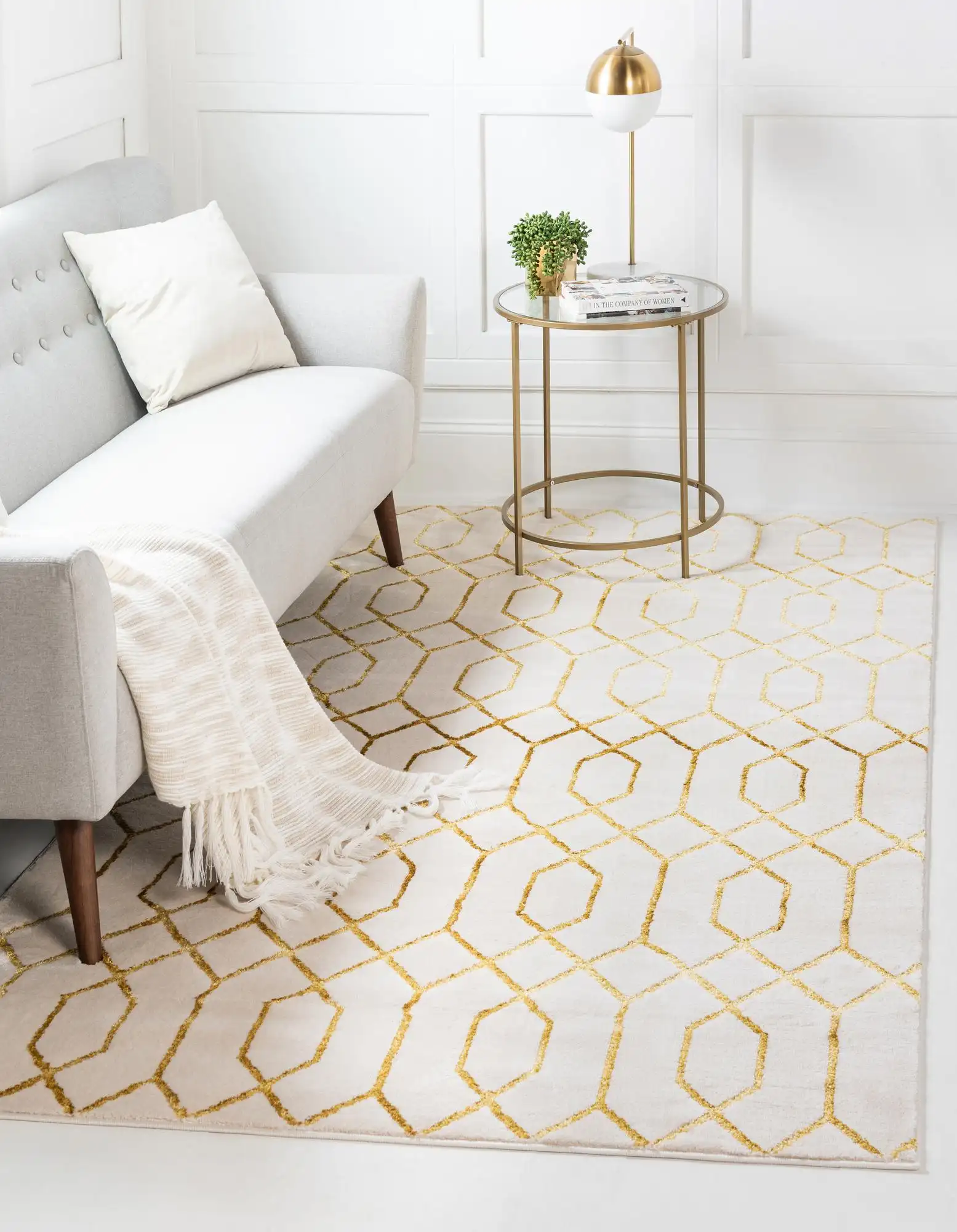 white and gold rug as glamorous home decor
