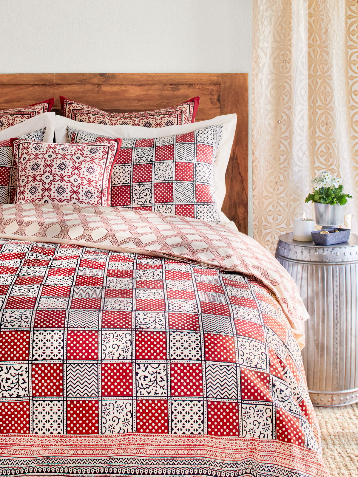 Fete Royale ~ Festive Ivory Red Holiday Luxury Duvet Cover