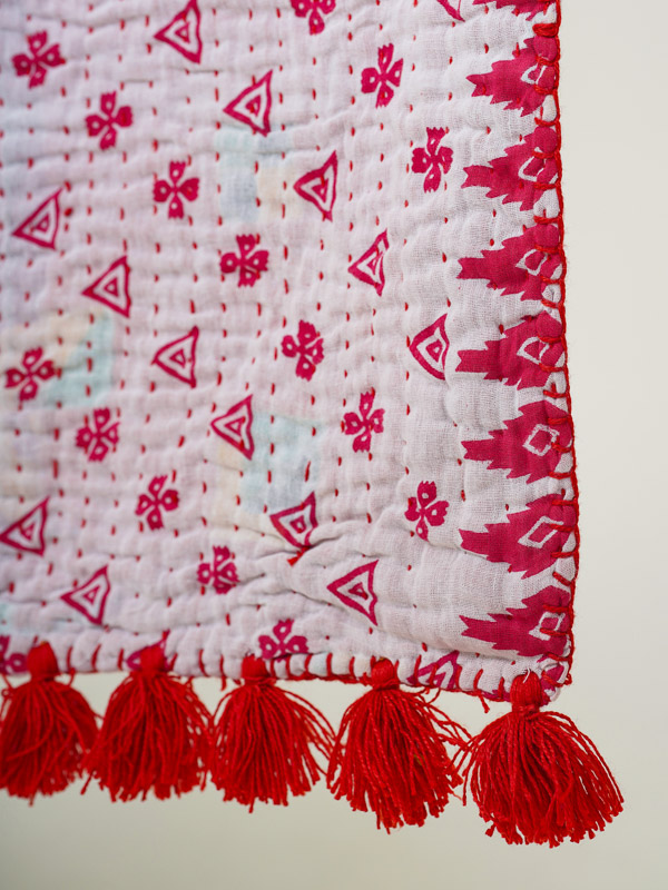 Kantha quilt, Indian sari, Red and pink | Saffron Marigold