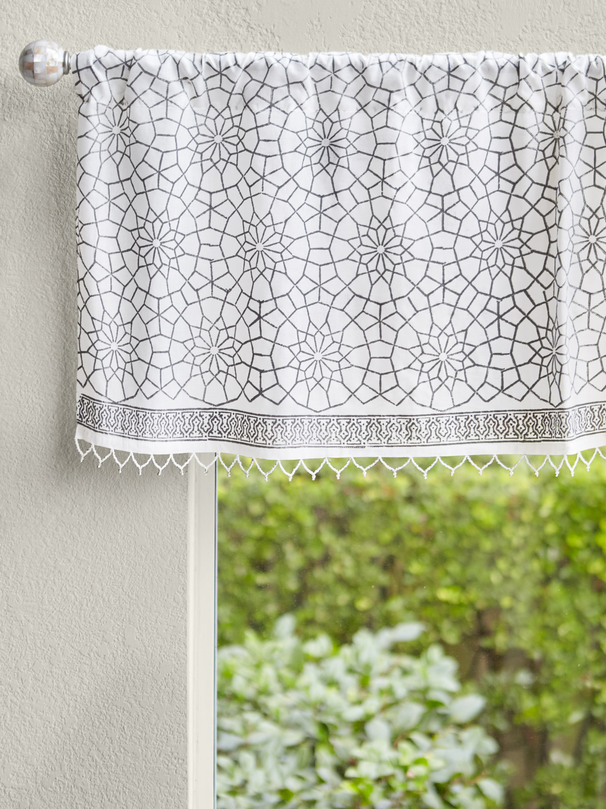 Royal Mansour Quartz ~ Moroccan Geometric Gray Trellis Valance