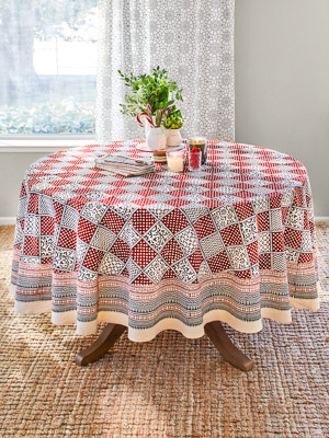 Fete Royale ~ Red Plaid Christmas Holiday Round Tablecloth