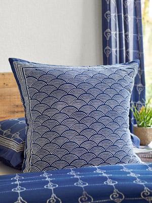 Details about   Navy and Blush Quilted Bedspread & Pillow Shams Set Old Fashioned Asian Print